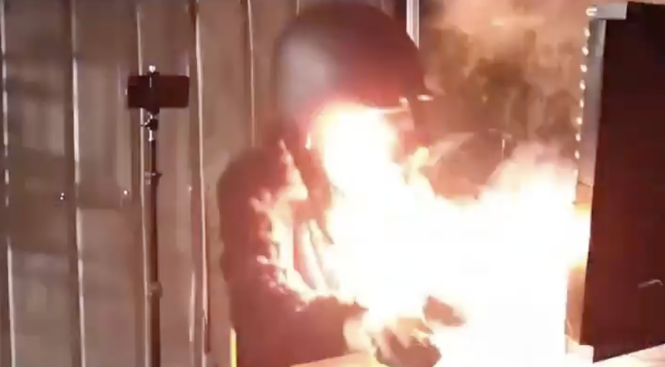 Wenn der Monitor zurückschießt: Dieses DIY-Rig macht Gaming zur echten Gefahr